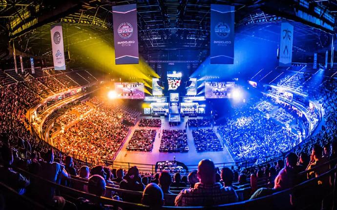 强势的发球 强势的发球