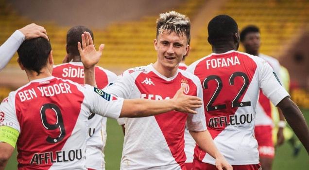 更大胆地倚 更大胆地倚