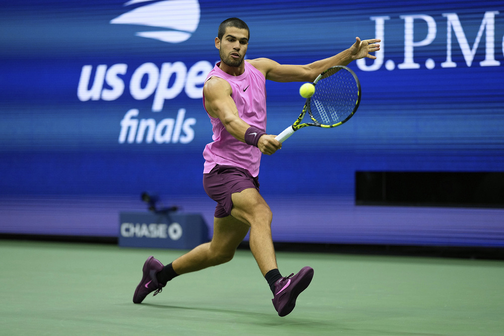 出其无与伦 出其无与伦